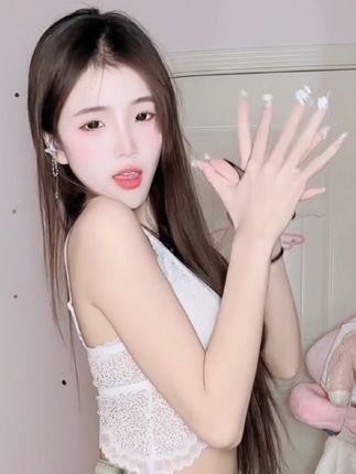 快手男王最新定制视频发布，粉丝们为何如此期待？