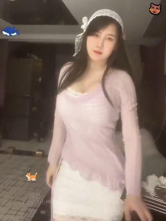 冰泉女神是谁？追溯她的成名历程与平台影响力