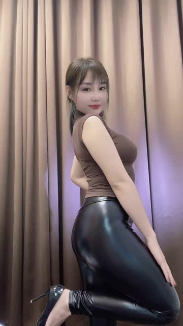 玲儿超甜最新定制舞蹈,如何观看她的独家定制作品? 玲儿超甜最新定制舞蹈,如何观看她的独家定制作品?