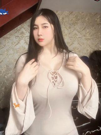 冰泉女神是谁？追溯她的成名历程与平台影响力