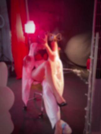 雅恩北北喷水舞蹈视频，直播间的趣味瞬间