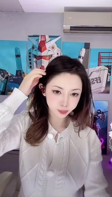 一只霸王兽全程腿抖倒地,精彩视频背后的搞笑瞬间 一只霸王兽全程腿抖倒地,精彩视频背后的搞笑瞬间