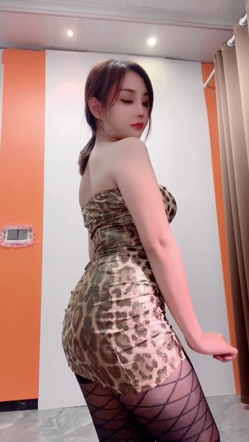 玲儿超甜私人定制热舞,如何定制属于你的独家舞蹈? 玲儿超甜私人定制热舞,如何定制属于你的独家舞蹈?