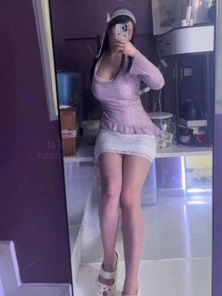 冰泉女神是谁？追溯她的成名历程与平台影响力