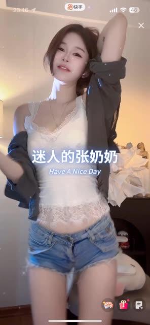 抖音迷人的张奶奶头等舱视频，独特舞蹈体验大放送