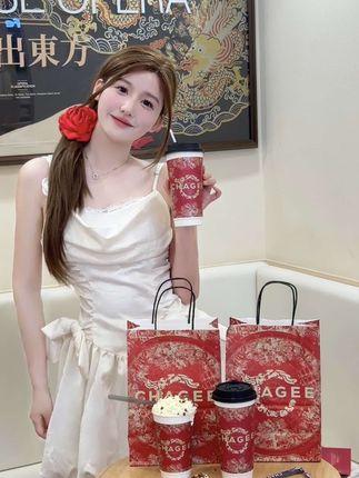 十万口草莓粥粥私人写真套图合集下载，B站舰长的特别福利