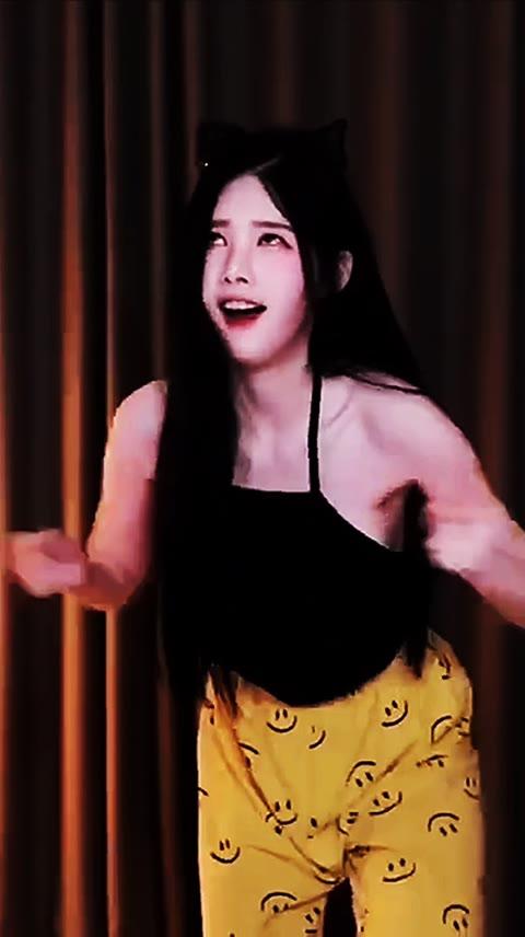 BJ黑珍珠女团成员成就，明星发展BJ黑珍珠女团成员背后的成就