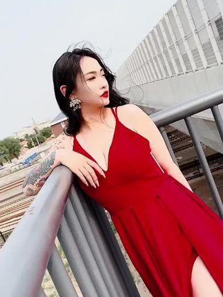 快手一个小球球G定制视频价格解析，私人订制是否物有所值？