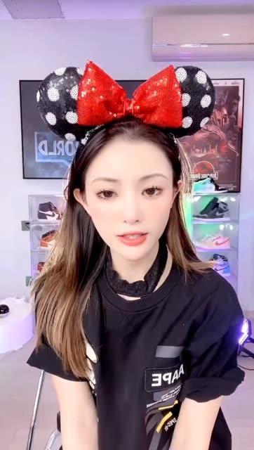 一只霸王兽土豪双机位视频,如何下载她的独家视频 一只霸王兽土豪双机位视频,如何下载她的独家视频