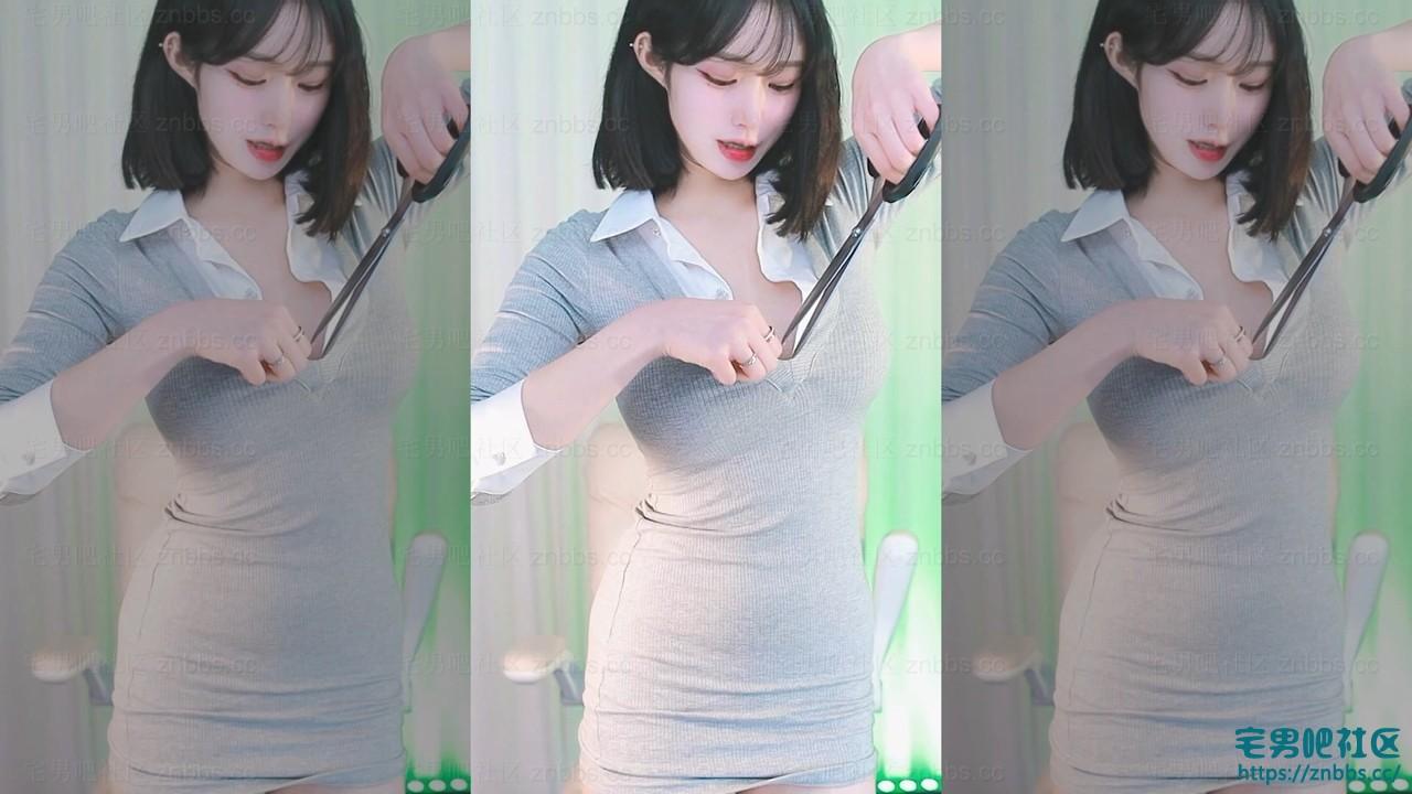 韩国BJ明楚直播剪刀剪衣服+胸前抹油热舞视频欣赏【4V/1.83G】